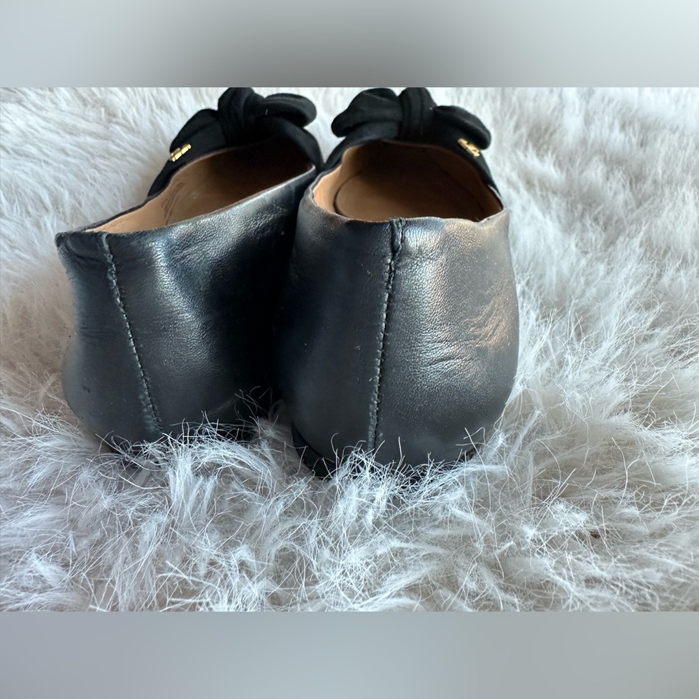 Tory Burch Eleanor size 7 Black Flats with Bow Accent pointy toe suede - Picture 4 of 16